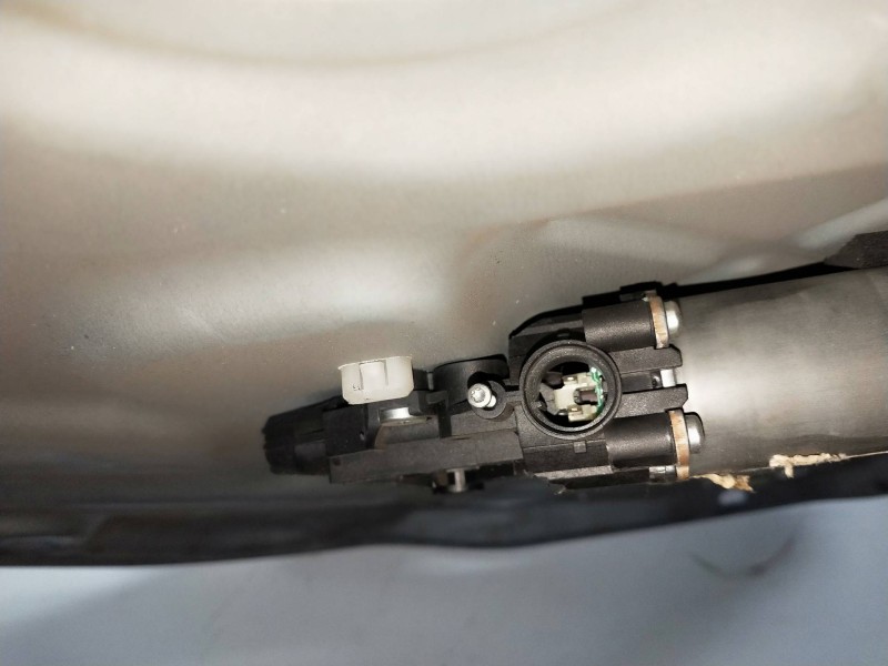 Recambio de elevalunas delantero derecho para kia cee´d 1.6 crdi cat referencia OEM IAM 402054D  5P