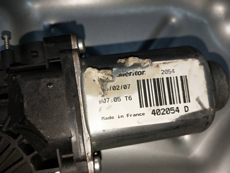 Recambio de elevalunas delantero derecho para kia cee´d 1.6 crdi cat referencia OEM IAM 402054D  5P