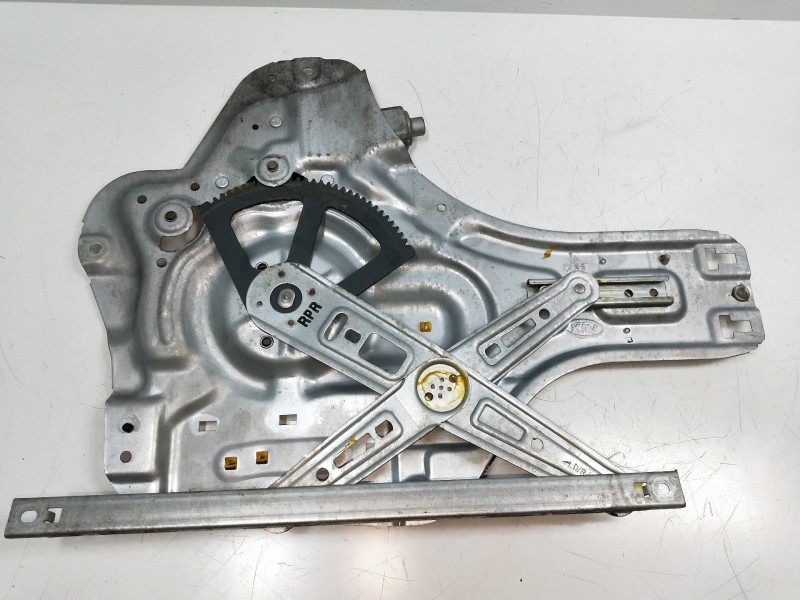 Recambio de elevalunas trasero derecho para kia cerato 1.6 crdi referencia OEM IAM 824602F000  4P