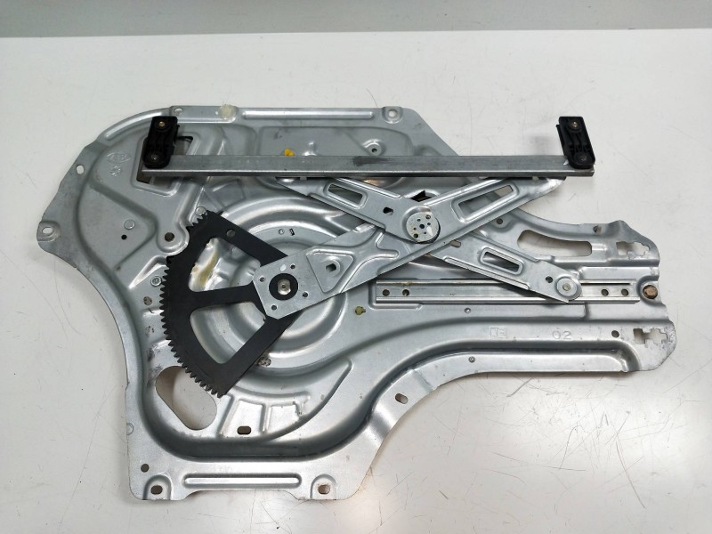 Recambio de elevalunas delantero izquierdo para kia opirus 3.5 v6 cat referencia OEM IAM 824503F000  4P