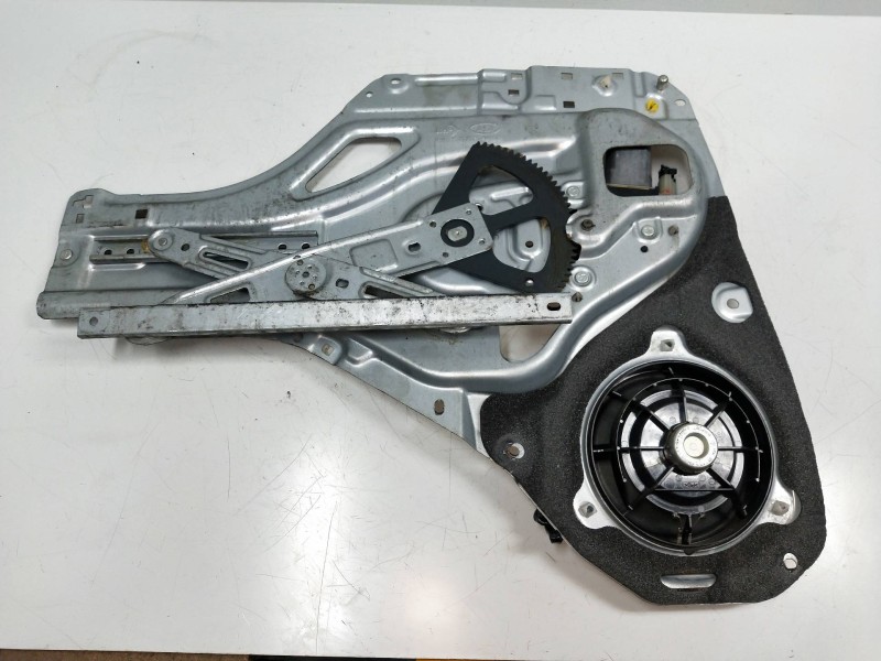 Recambio de elevalunas trasero derecho para kia sportage 2.0 cat referencia OEM IAM 988201F100  5P
