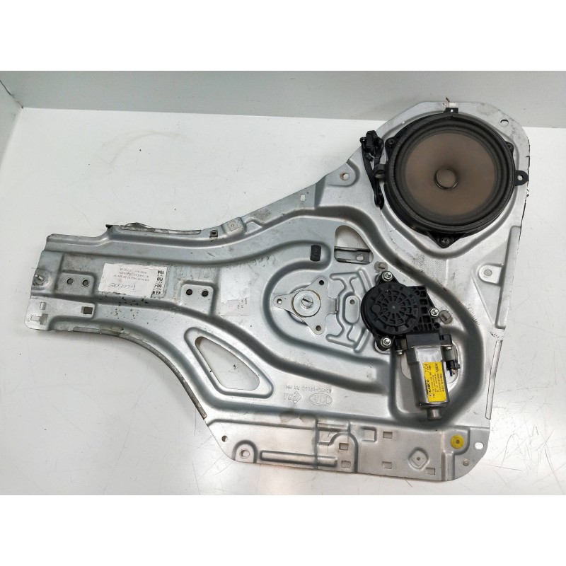 Recambio de elevalunas trasero derecho para kia sportage 2.0 cat referencia OEM IAM 988201F100  5P