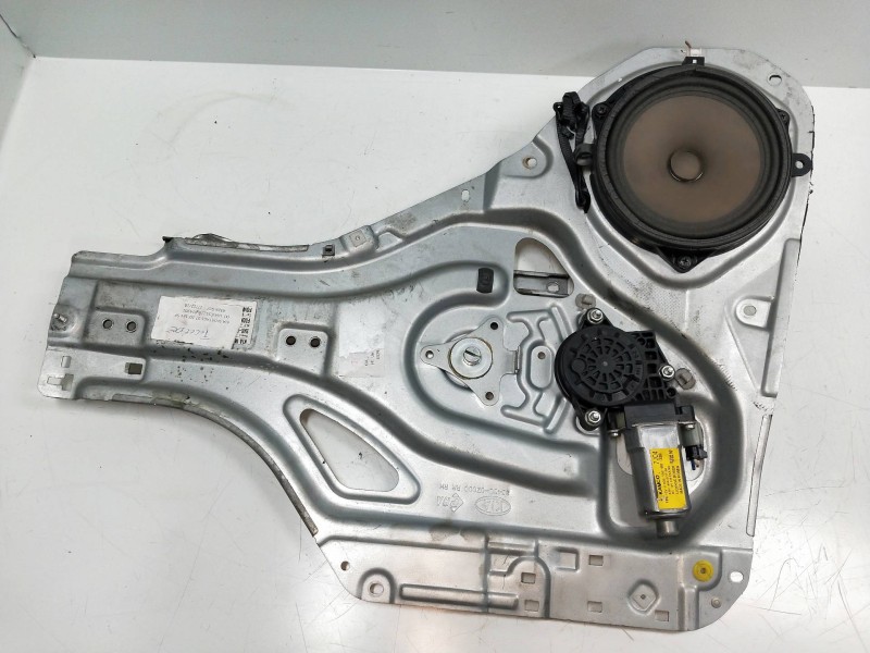 Recambio de elevalunas trasero derecho para kia sportage 2.0 cat referencia OEM IAM 988201F100  5P