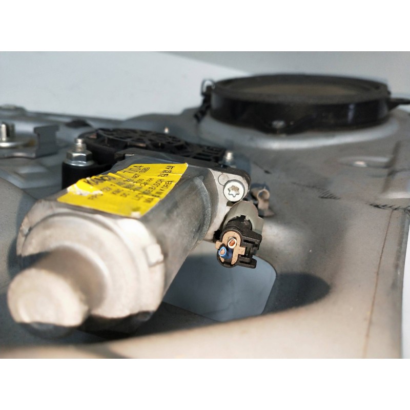 Recambio de elevalunas trasero derecho para kia sportage 2.0 cat referencia OEM IAM 988201F100  5P