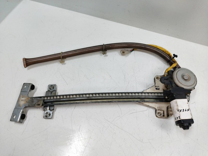 Recambio de elevalunas delantero derecho para mazda 323 berlina (bg) referencia OEM IAM   5P