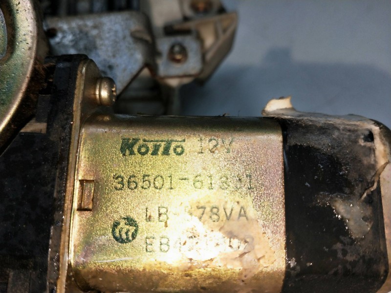 Recambio de elevalunas trasero izquierdo para mazda 323 berlina (bg) referencia OEM IAM 3650161311  5P Recambio de elevalunas trasero izquierdo para mazda 323 berlina (bg) referencia OEM IAM 3650161311  5P