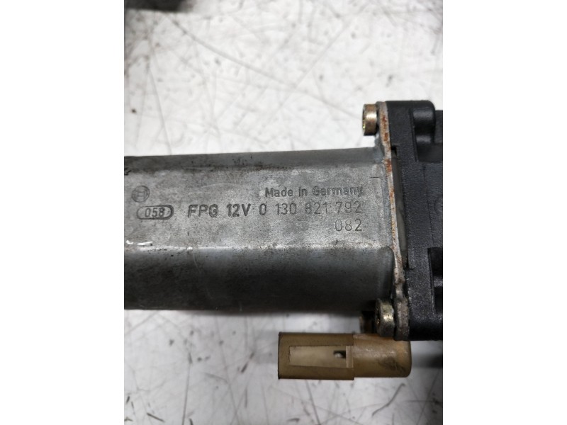 Recambio de elevalunas delantero izquierdo para ford mondeo berlina (gd) clx referencia OEM IAM 0130821792  4P