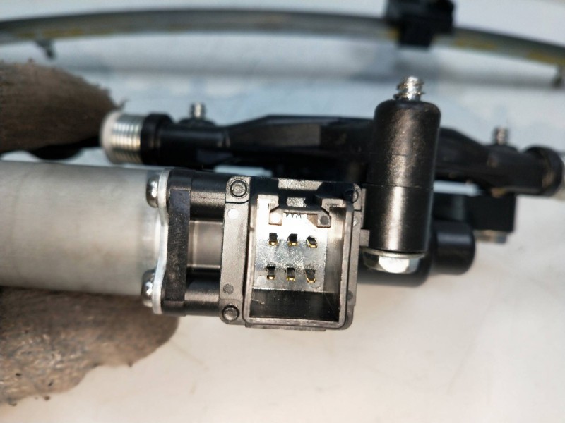 Recambio de elevalunas trasero izquierdo para mazda 6 kombi (gh) 2.0 turbodiesel cat referencia OEM IAM   4P