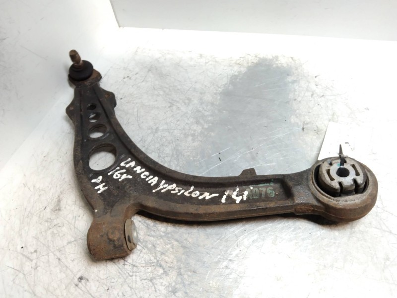Recambio de brazo suspension inferior delantero derecho para lancia ypsilon (101) 1.4 cat referencia OEM IAM   