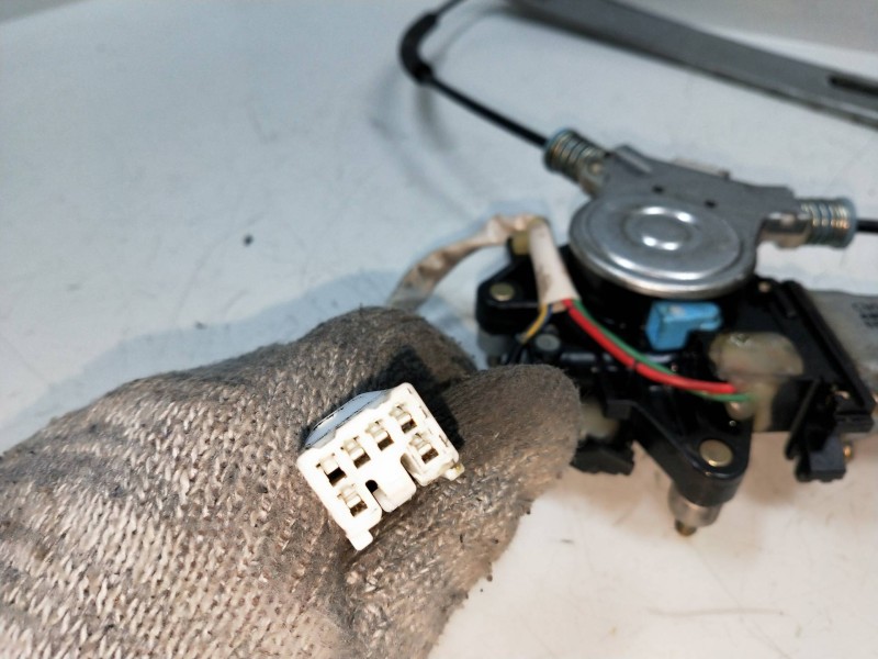 Recambio de elevalunas delantero izquierdo para mazda premacy (cp) 2.0 turbodiesel cat referencia OEM IAM 8620400024  5P