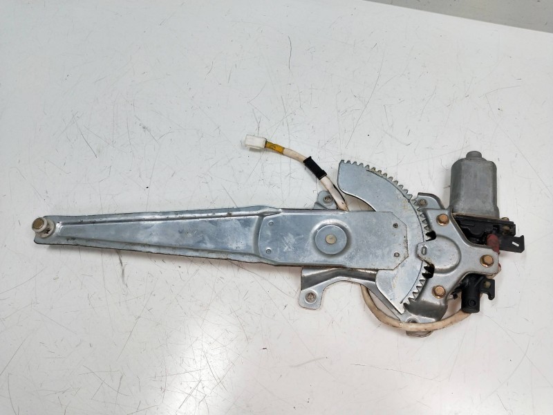 Recambio de elevalunas trasero derecho para mazda premacy (cp) 2.0 turbodiesel cat referencia OEM IAM 8621003922  5P