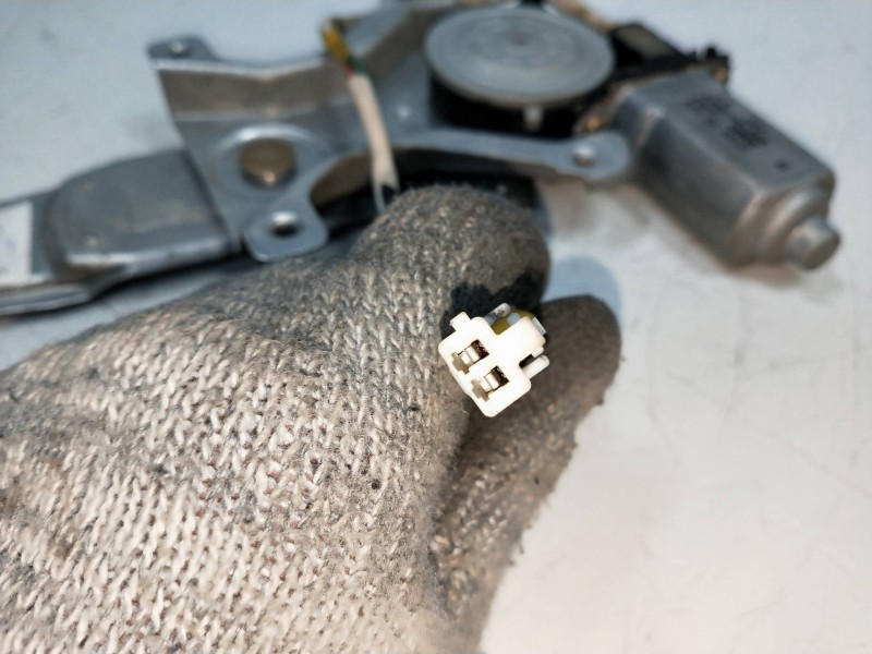 Recambio de elevalunas trasero derecho para mazda premacy (cp) 2.0 turbodiesel cat referencia OEM IAM 8621003922  5P