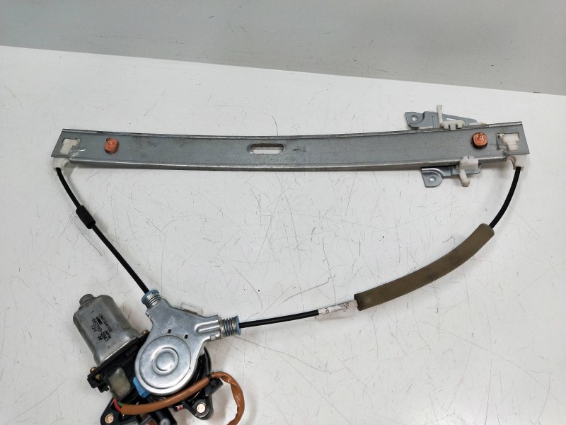 Recambio de elevalunas delantero derecho para mazda premacy (cp) 2.0 turbodiesel cat referencia OEM IAM 8621003883  5P