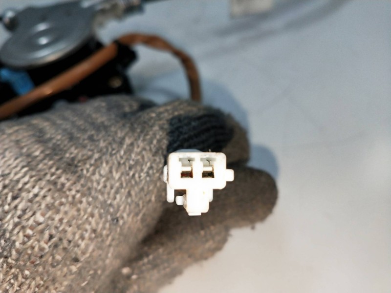 Recambio de elevalunas delantero derecho para mazda premacy (cp) 2.0 turbodiesel cat referencia OEM IAM 8621003883  5P