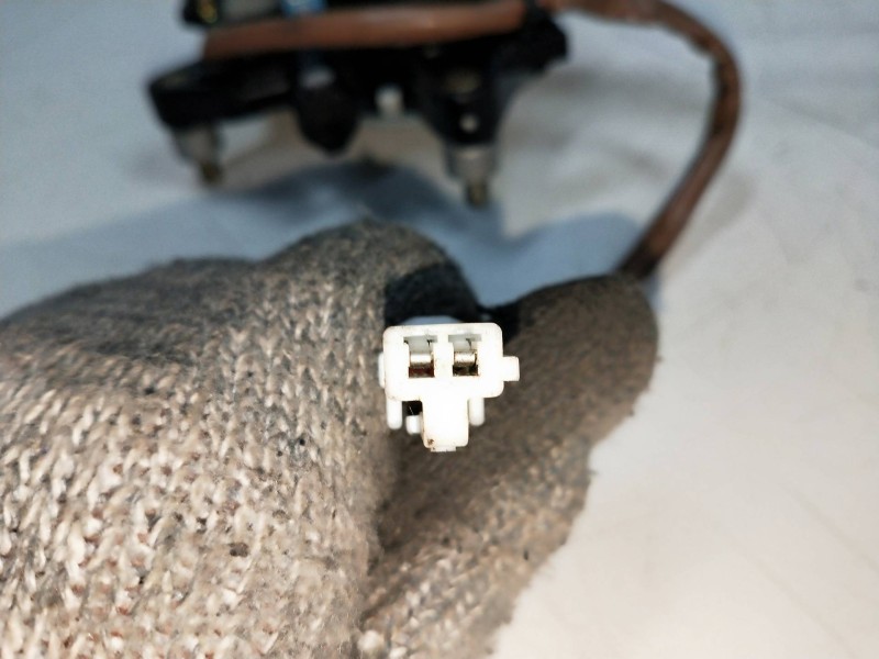 Recambio de elevalunas delantero derecho para mazda premacy (cp) 2.0 turbodiesel cat referencia OEM IAM 8621003883  5P