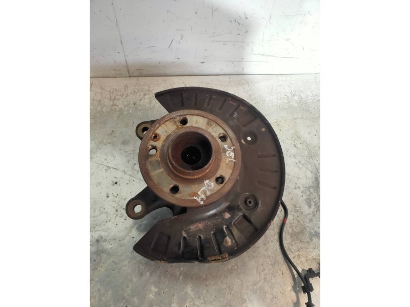 Recambio de mangueta delantera derecha para mercedes vito kasten (639) 113 cdi extralang (639.605) referencia OEM IAM   