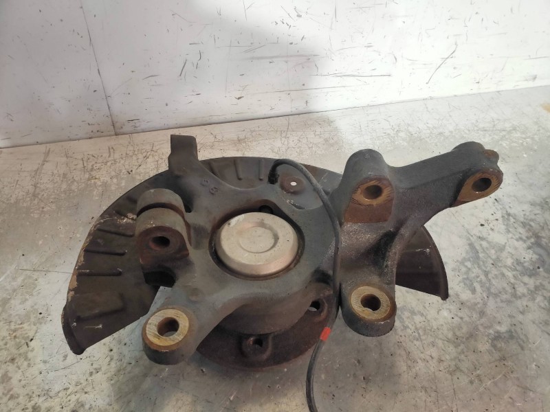 Recambio de mangueta delantera derecha para mercedes vito kasten (639) 113 cdi extralang (639.605) referencia OEM IAM   