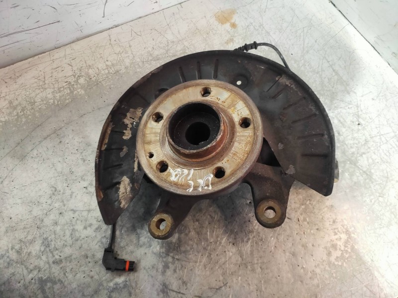Recambio de mangueta delantera izquierda para mercedes vito kasten (639) 113 cdi extralang (639.605) referencia OEM IAM   