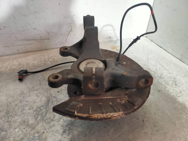 Recambio de mangueta delantera izquierda para mercedes vito kasten (639) 113 cdi extralang (639.605) referencia OEM IAM   