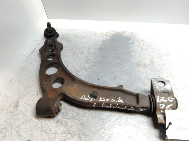 Recambio de brazo suspension inferior delantero derecho para lancia lancia y 1.2 le referencia OEM IAM   