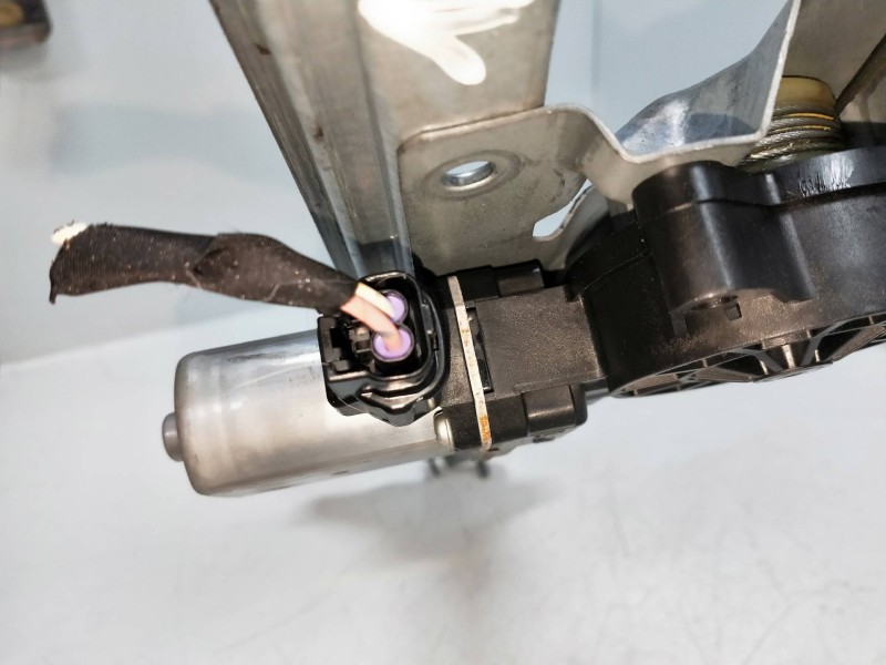 Recambio de elevalunas delantero derecho para renault captur 0.9 energy referencia OEM IAM 128001471B 9030319C 5P