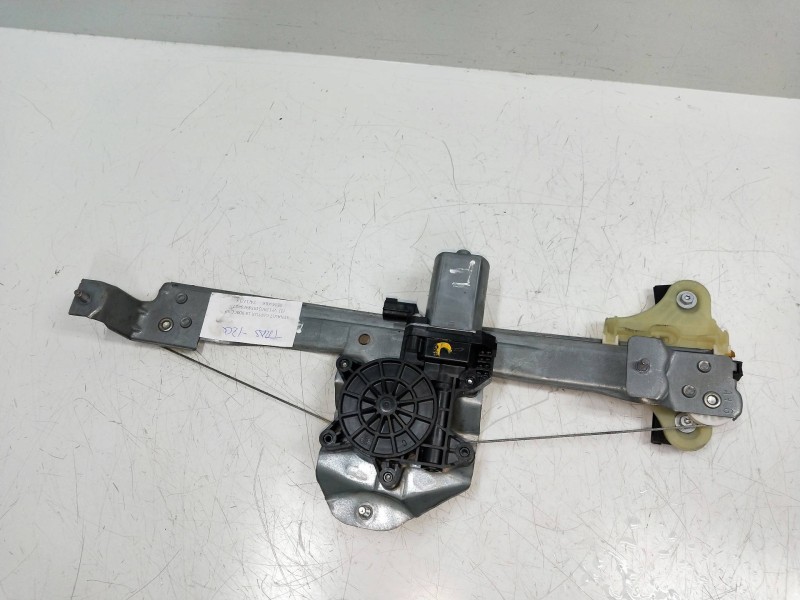 Recambio de elevalunas trasero izquierdo para renault captur 0.9 energy referencia OEM IAM 12800147201C 9030351A 5P