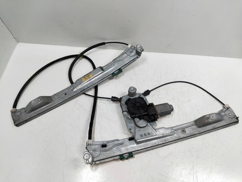 Recambio de elevalunas delantero derecho para renault clio iii 1.2 16v referencia OEM IAM 400857  3P