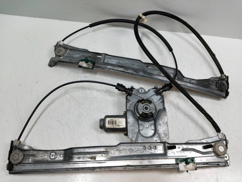 Recambio de elevalunas delantero derecho para renault clio iii 1.2 16v referencia OEM IAM 400857  3P