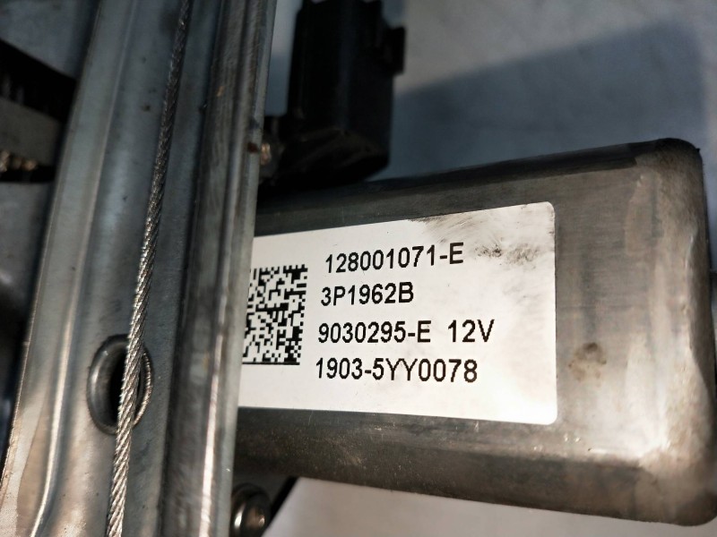 Recambio de elevalunas delantero derecho para renault clio iii 1.5 dci diesel fap referencia OEM IAM 128001071E 9030295E 5P