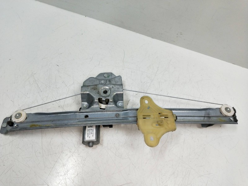 Recambio de elevalunas delantero derecho para renault clio iv referencia OEM IAM 128001471B 9030319C 5P Recambio de elevalunas delantero derecho para renault clio iv referencia OEM IAM 128001471B 9030319C 5P