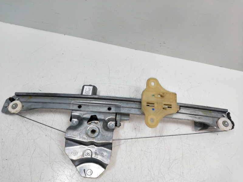 Recambio de elevalunas delantero izquierdo para renault clio iv referencia OEM IAM 128001502B 9030320C 5P