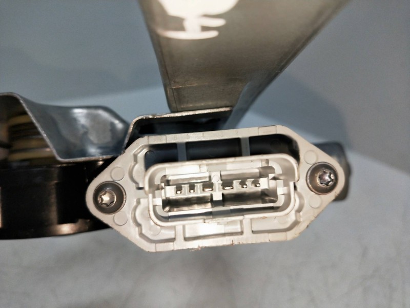 Recambio de elevalunas delantero izquierdo para renault clio iv referencia OEM IAM 128001502B 9030320C 5P