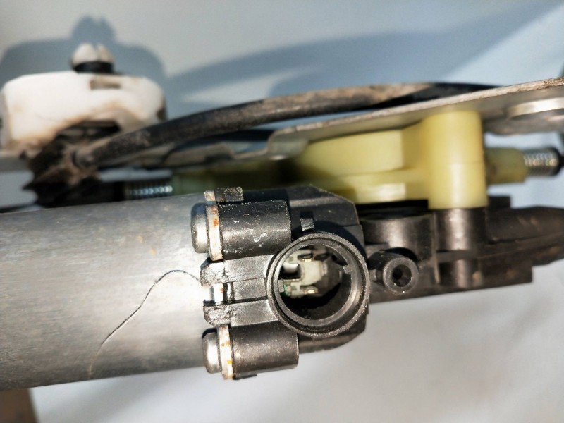 Recambio de elevalunas delantero izquierdo para renault kangoo referencia OEM IAM 402087A  5P