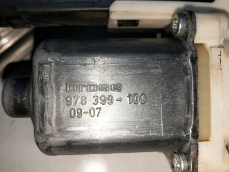 Recambio de elevalunas delantero izquierdo para renault laguna iii referencia OEM IAM 978399100  5P