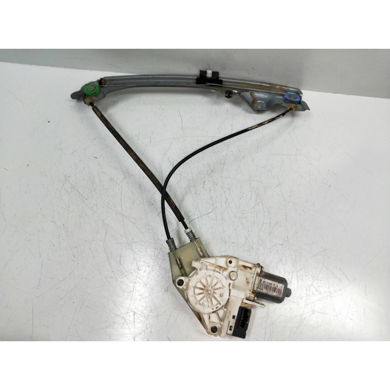 Recambio de elevalunas trasero izquierdo para renault laguna iii 2.0 dci diesel fap referencia OEM IAM 827310001R 978402105 5P