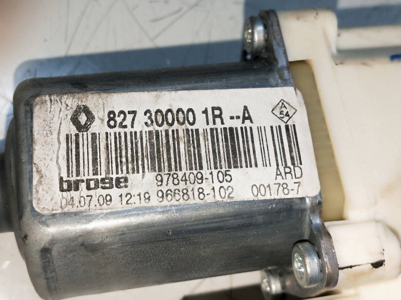 Recambio de elevalunas trasero derecho para renault laguna iii 2.0 dci diesel fap referencia OEM IAM 827300001R 978409105 5P