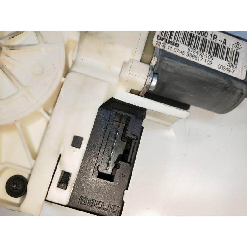 Recambio de elevalunas trasero izquierdo para renault laguna iii 1.5 dci diesel referencia OEM IAM 827310001R 978402105 5P