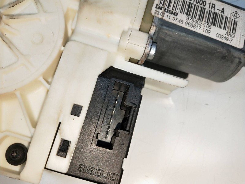 Recambio de elevalunas trasero izquierdo para renault laguna iii 1.5 dci diesel referencia OEM IAM 827310001R 978402105 5P