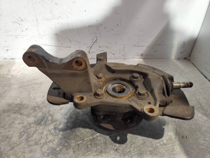 Recambio de mangueta delantera derecha para volvo xc90 d5 referencia OEM IAM   