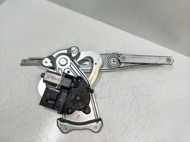 Recambio de elevalunas delantero derecho para renault megane iii coupe 1.6 16v referencia OEM IAM 807303972R 915243200 3P