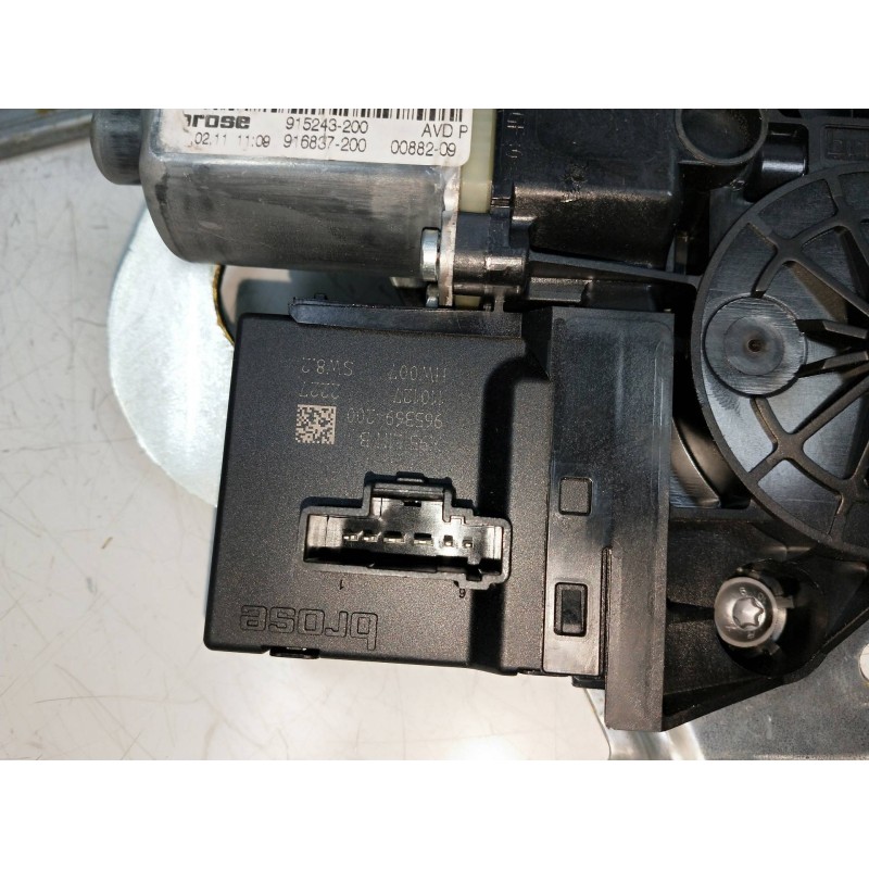 Recambio de elevalunas delantero derecho para renault megane iii coupe 1.6 16v referencia OEM IAM 807303972R 915243200 3P