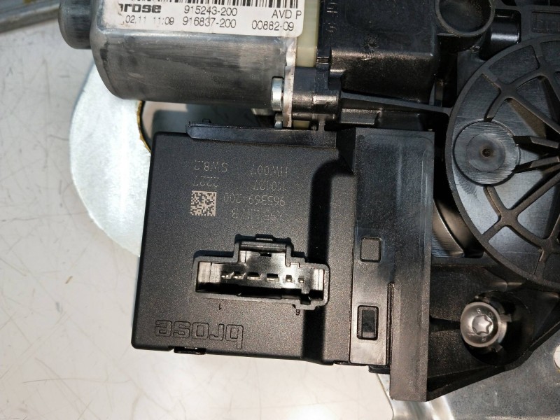 Recambio de elevalunas delantero derecho para renault megane iii coupe 1.6 16v referencia OEM IAM 807303972R 915243200 3P