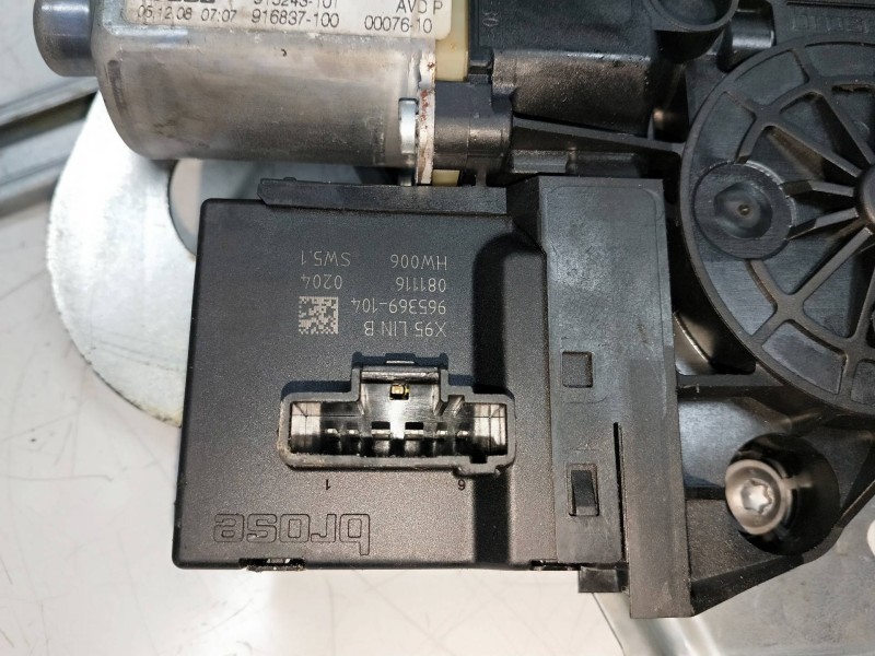 Recambio de elevalunas delantero derecho para renault megane iii sport tourer 1.5 dci diesel referencia OEM IAM 807300006R 91524