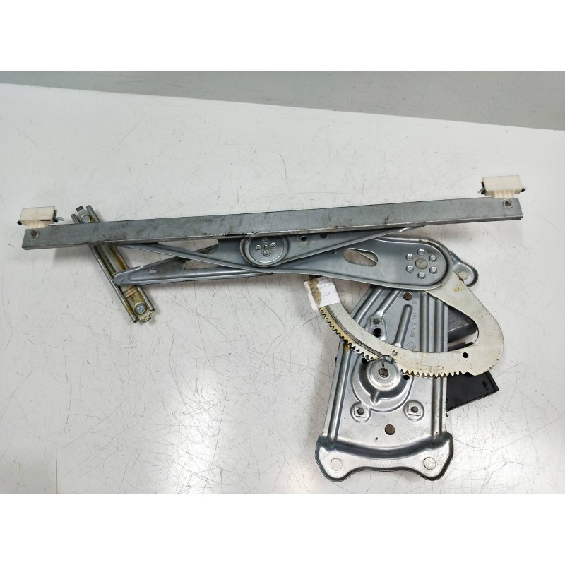 Recambio de elevalunas delantero derecho para renault megane iii coupe renault sport referencia OEM IAM 807303972R 915243200 3P