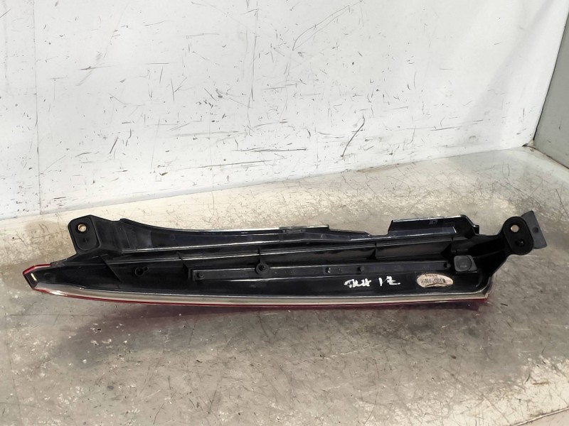 Recambio de piloto trasero derecho para volvo xc90 d5 referencia OEM IAM 157617  