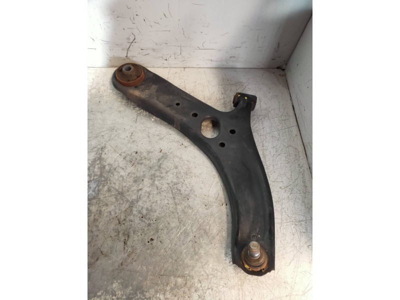 Recambio de brazo suspension inferior delantero derecho para kia rio concept referencia OEM IAM   
