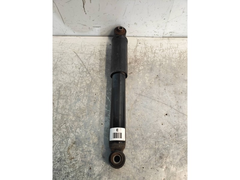 Recambio de amortiguador trasero derecho para kia rio concept referencia OEM IAM 553001W001  