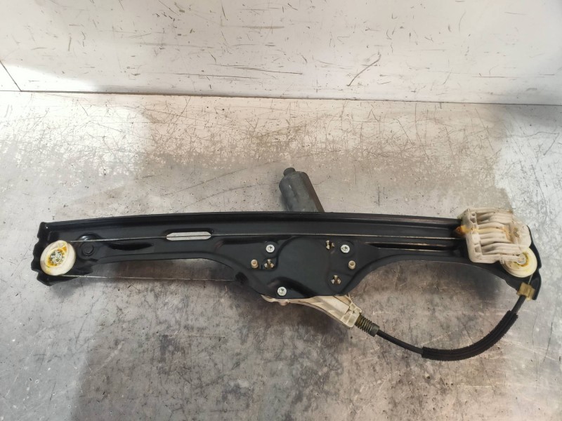 Recambio de elevalunas trasero izquierdo para bmw x5 (e70) 3.0d referencia OEM IAM 7166381 6967261 974623100 BROSE 5P