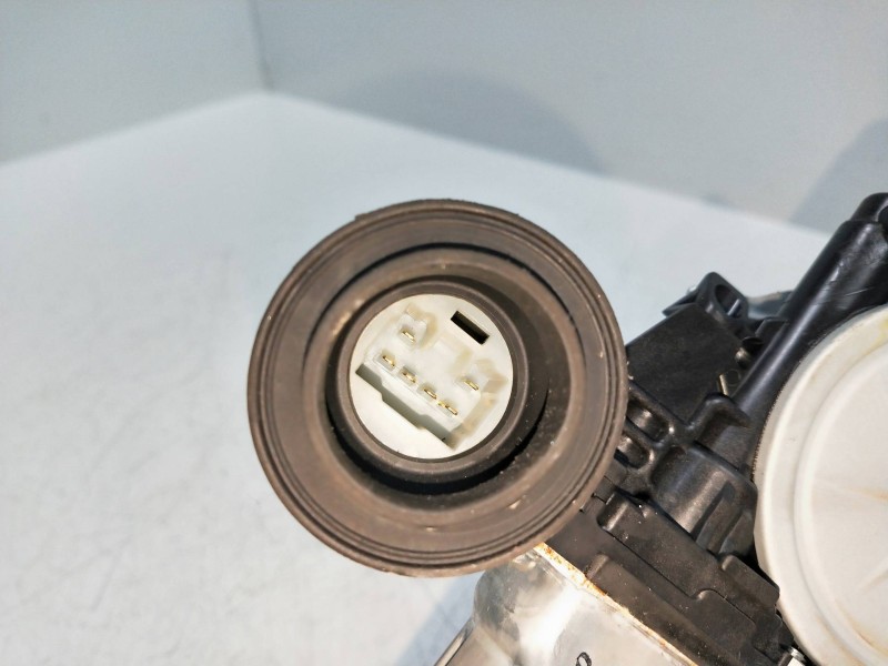 Recambio de elevalunas trasero derecho para toyota auris 1.6 16v cat referencia OEM IAM 857200D120 973581100 5P