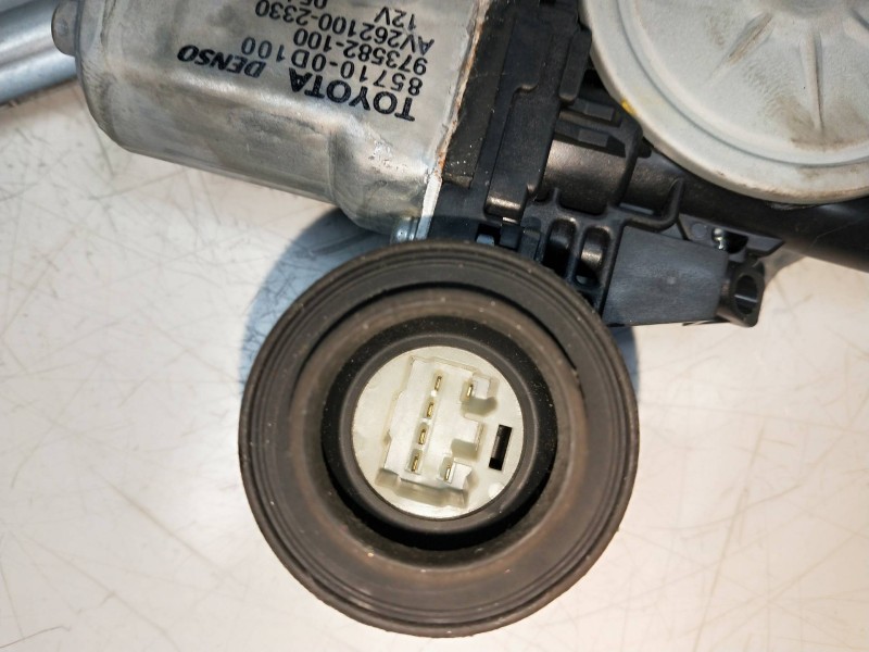 Recambio de elevalunas trasero izquierdo para toyota auris 1.6 16v cat referencia OEM IAM 857100D100 973582100 5P